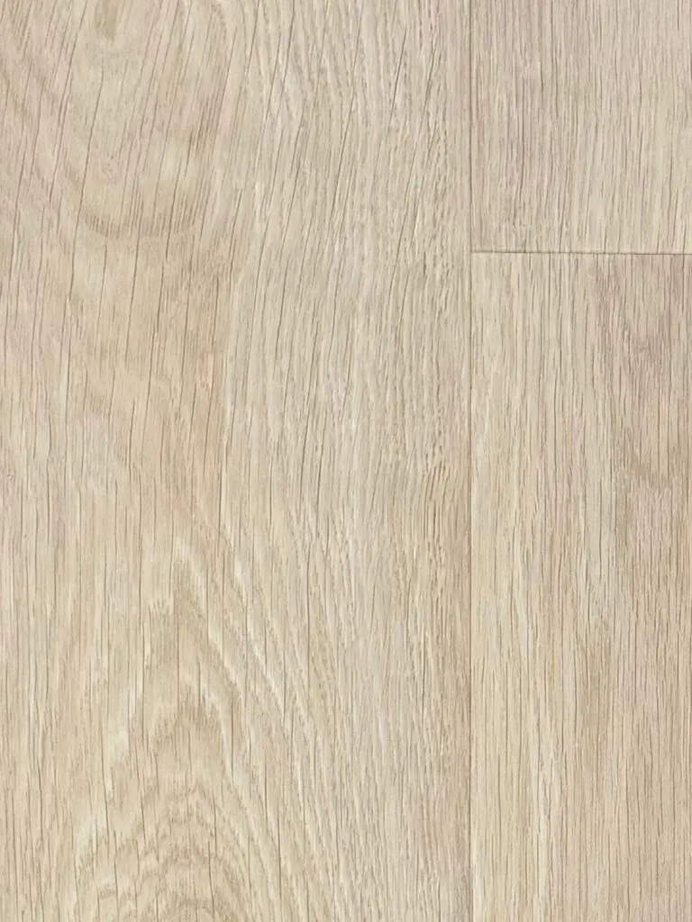Fairfield Oak LVT Plank – close-up photograph of the pale oak-effect plank surface