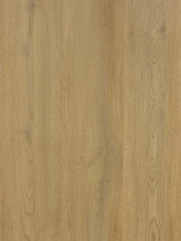 Harbour Oak LVT Plank – close-up photograph of the warm oak-effect plank surface